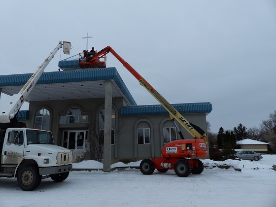 Installation of New Cross to Light Up Neighbourhood at Mount Olive Lutheran Church - Regina SK - Image 2