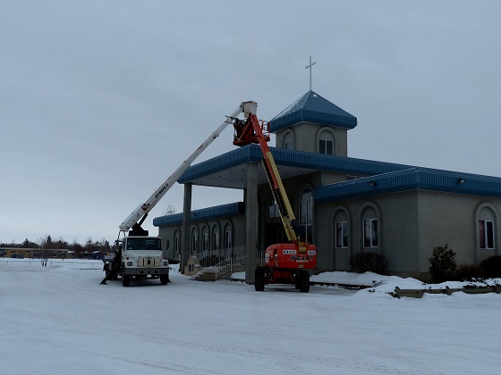 Installation of New Cross to Light Up Neighbourhood at Mount Olive Lutheran Church - Regina SK - Image 7